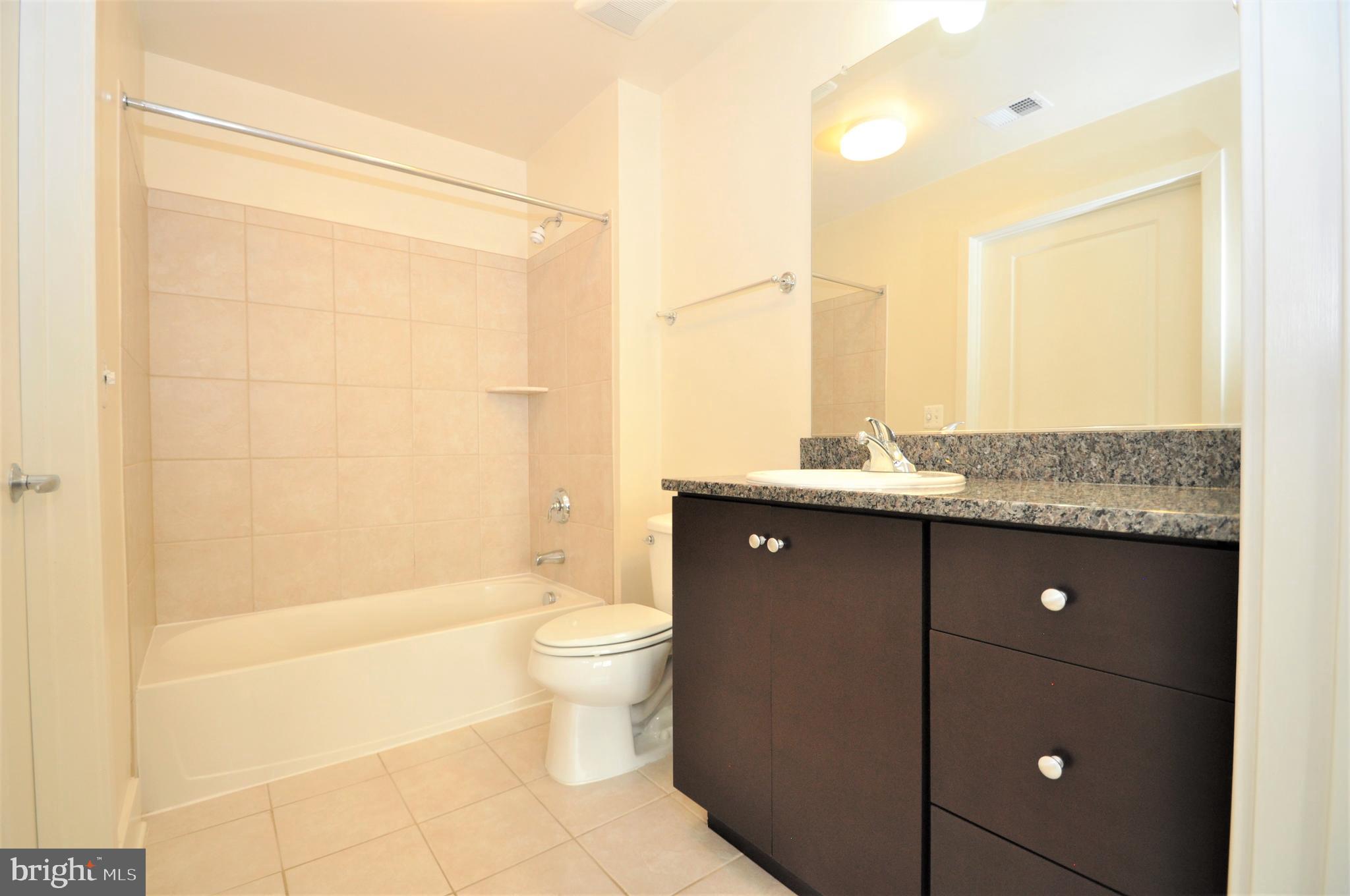 OLD TOWN COMMONS - Residential Lease