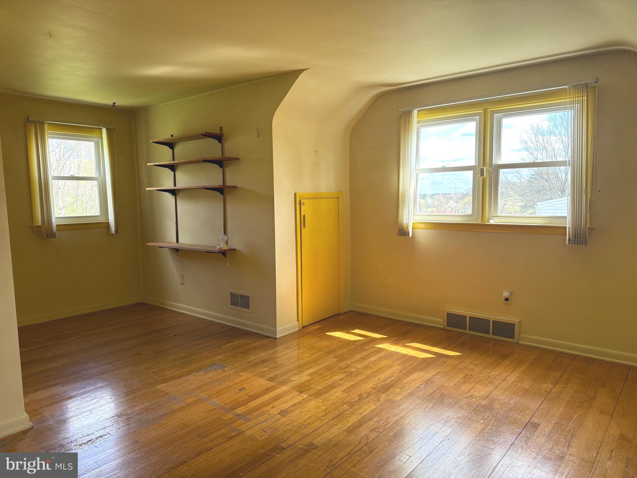 WINDSOR TWP - Residential