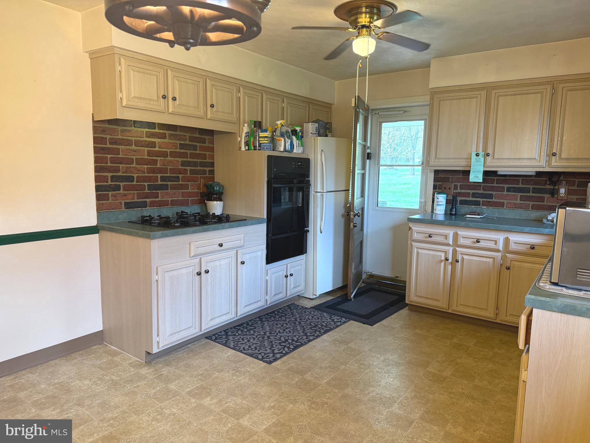 WINDSOR TWP - Residential