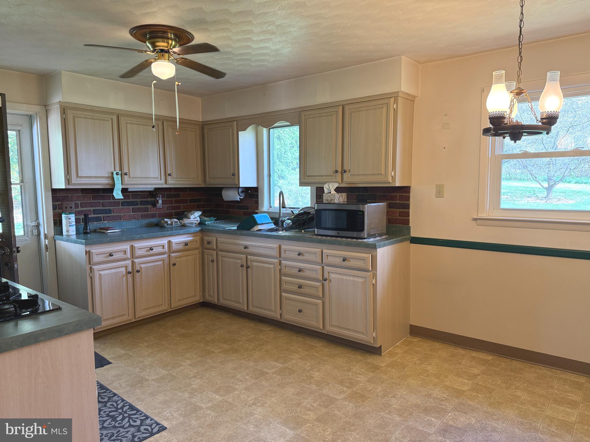 WINDSOR TWP - Residential