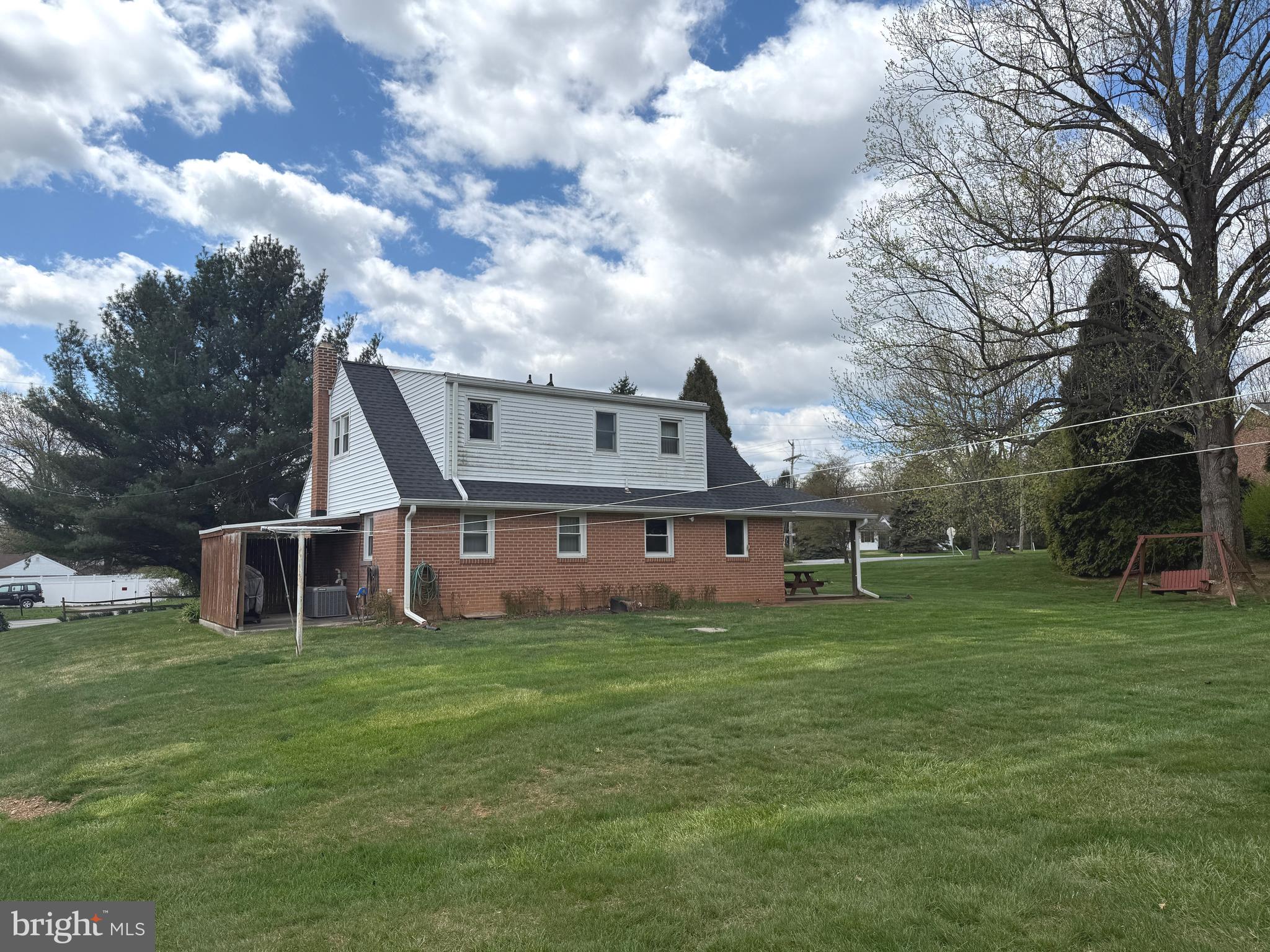 WINDSOR TWP - Residential