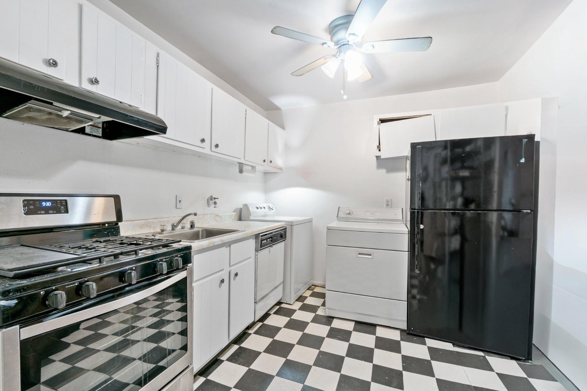 CHELSEA WOODS CONDO - Residential