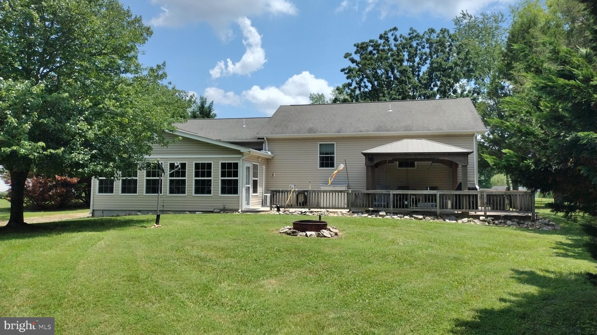 225 LAKEVIEW DRIVE