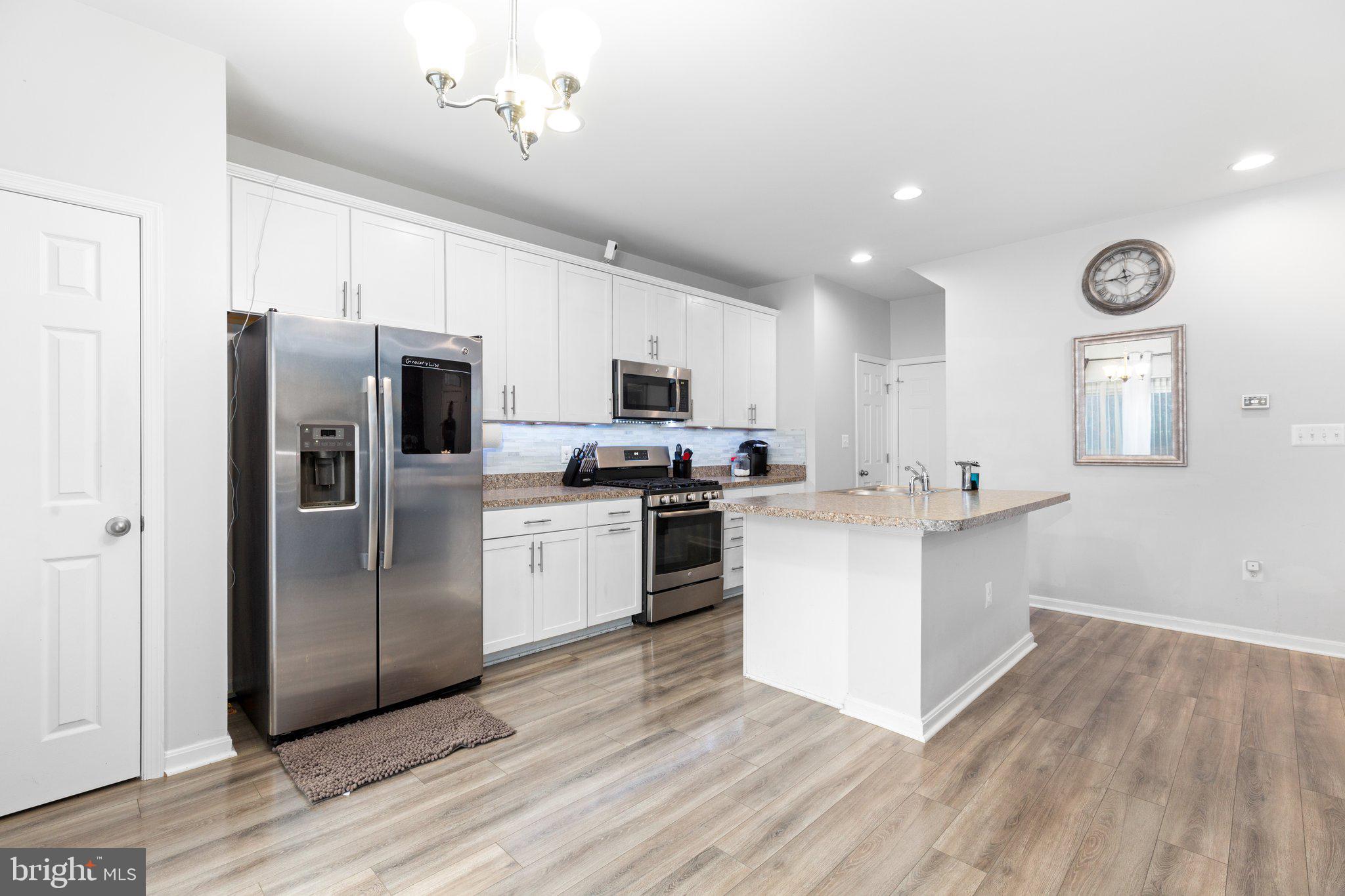 WELLSPRING HILLS - Residential