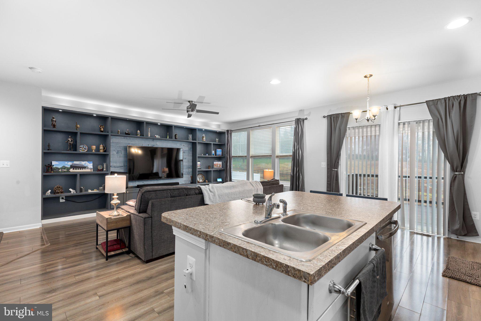 WELLSPRING HILLS - Residential