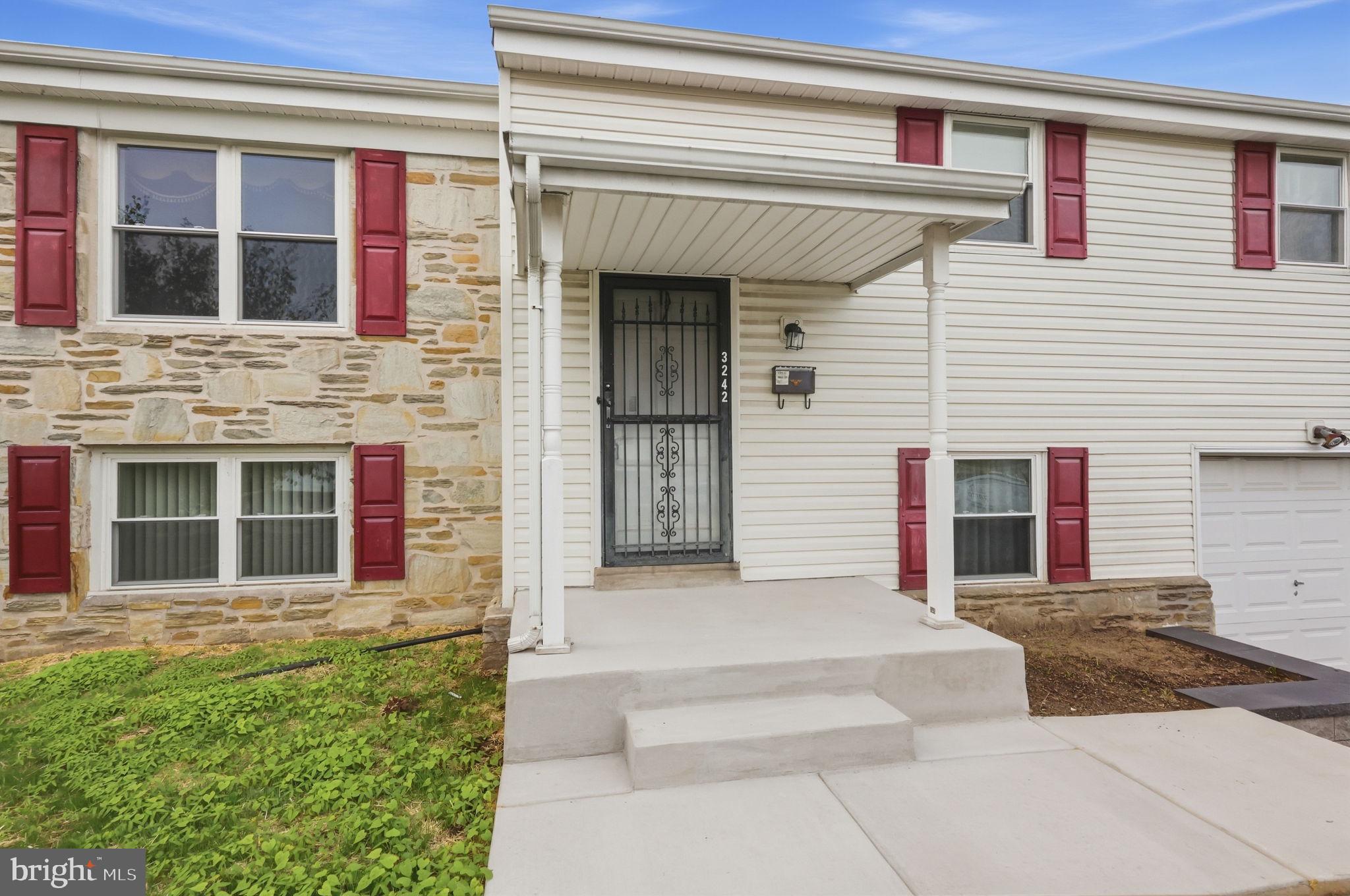 3242 PARKVIEW DRIVE