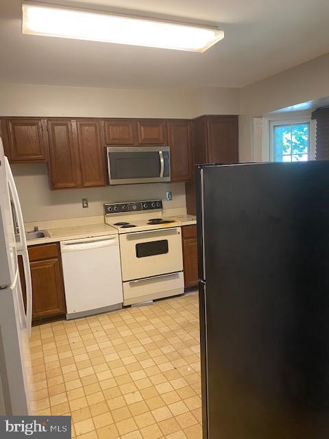 23 BRAHMS COURT