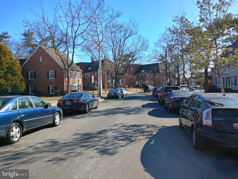2107 FORT DAVIS STREET SE 201