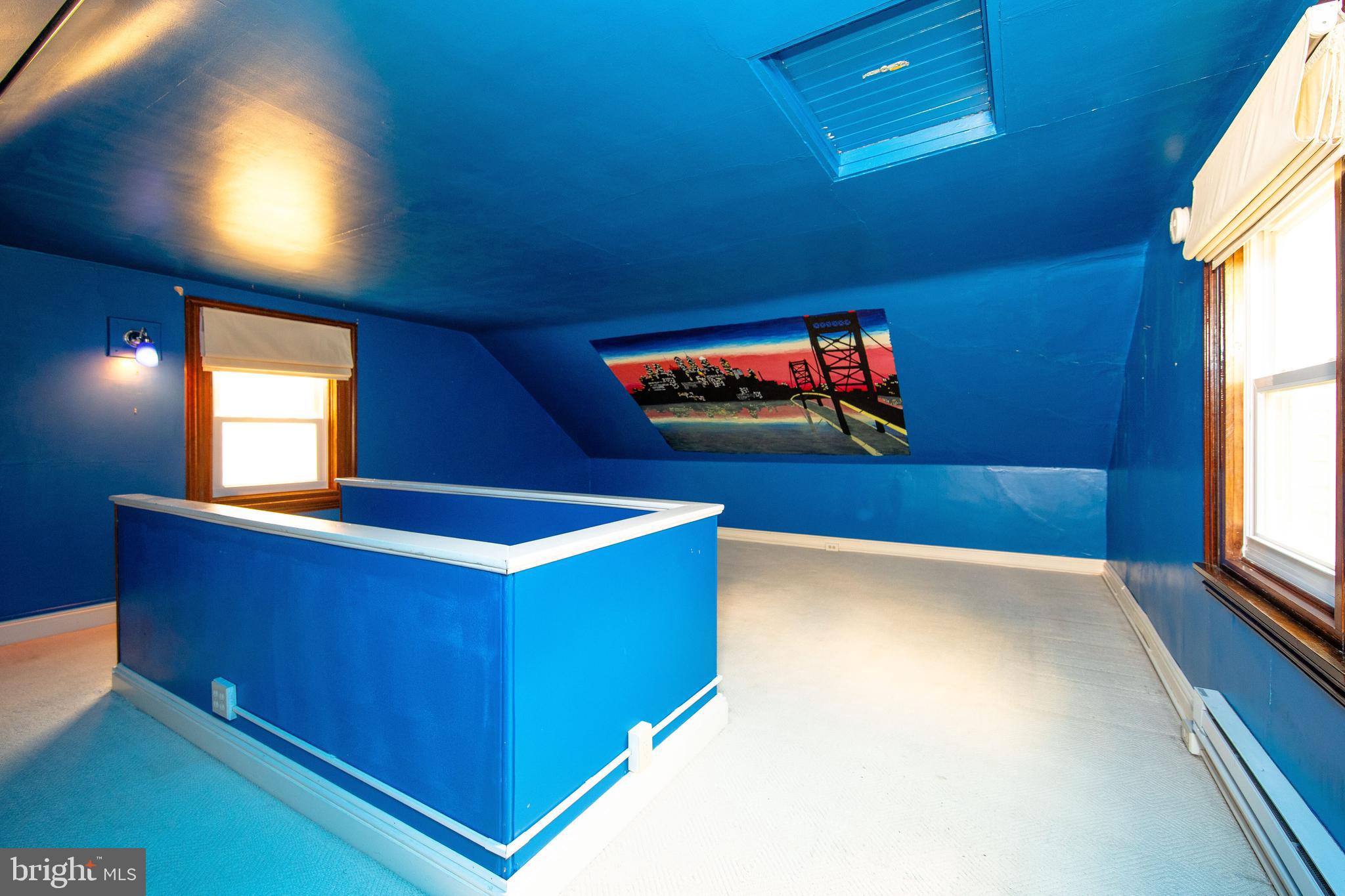 ROXBOROUGH - Residential