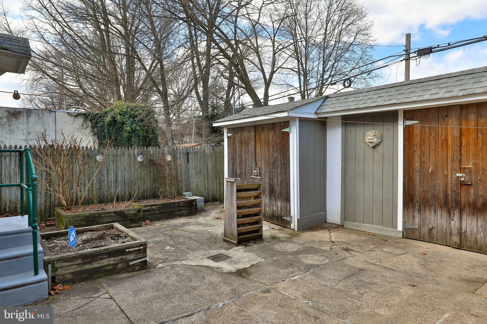 ROXBOROUGH - Residential