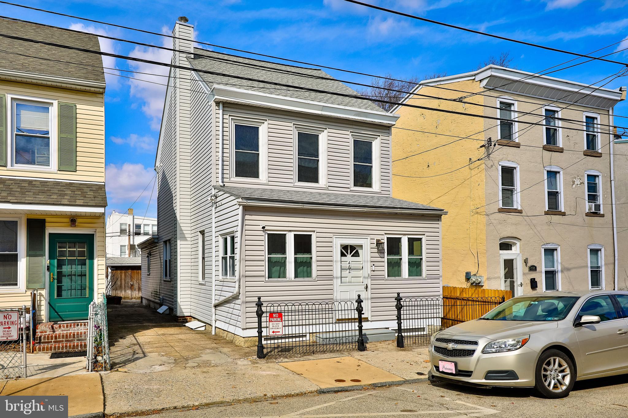 ROXBOROUGH - Residential