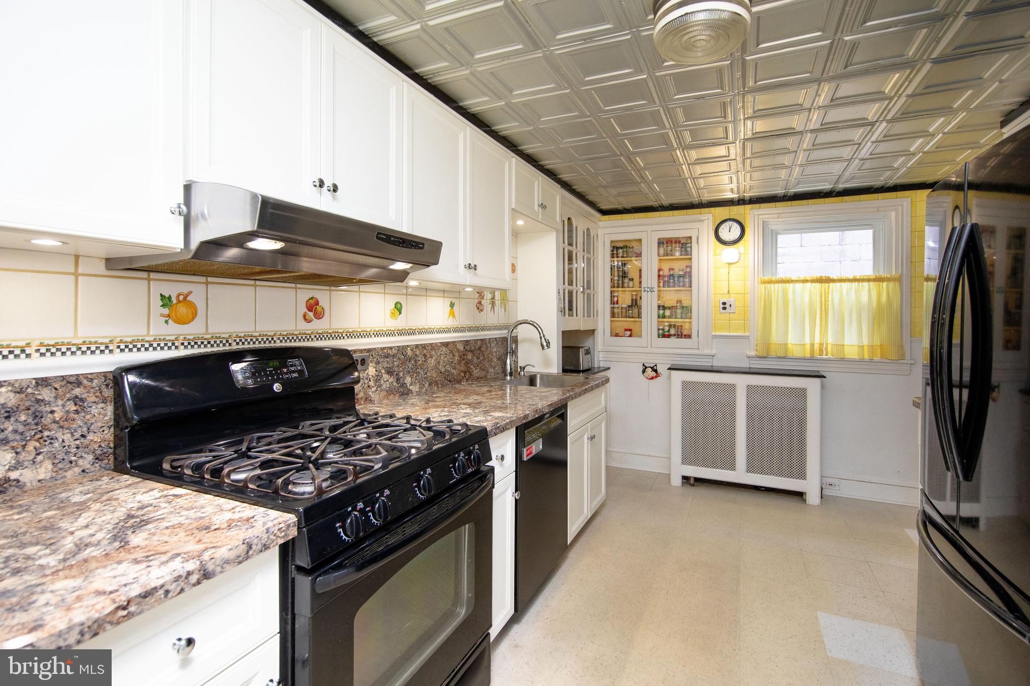 ROXBOROUGH - Residential