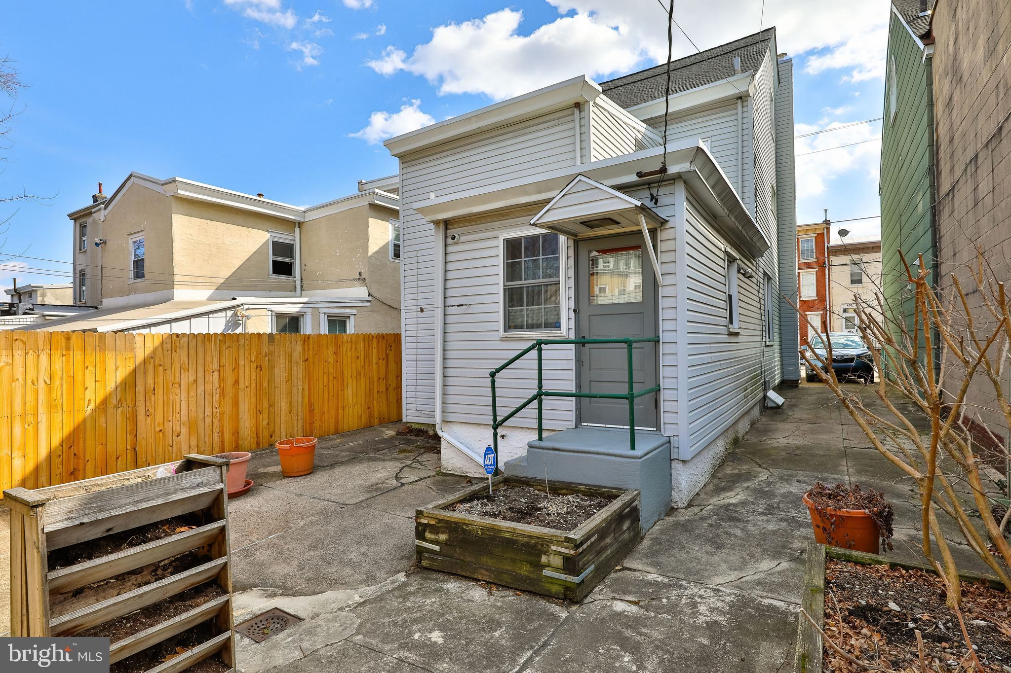 ROXBOROUGH - Residential