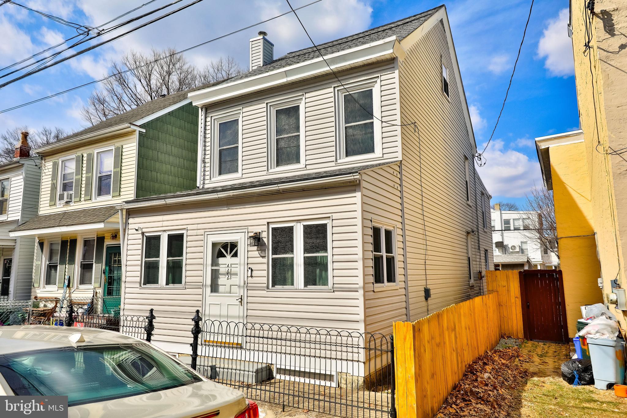 ROXBOROUGH - Residential