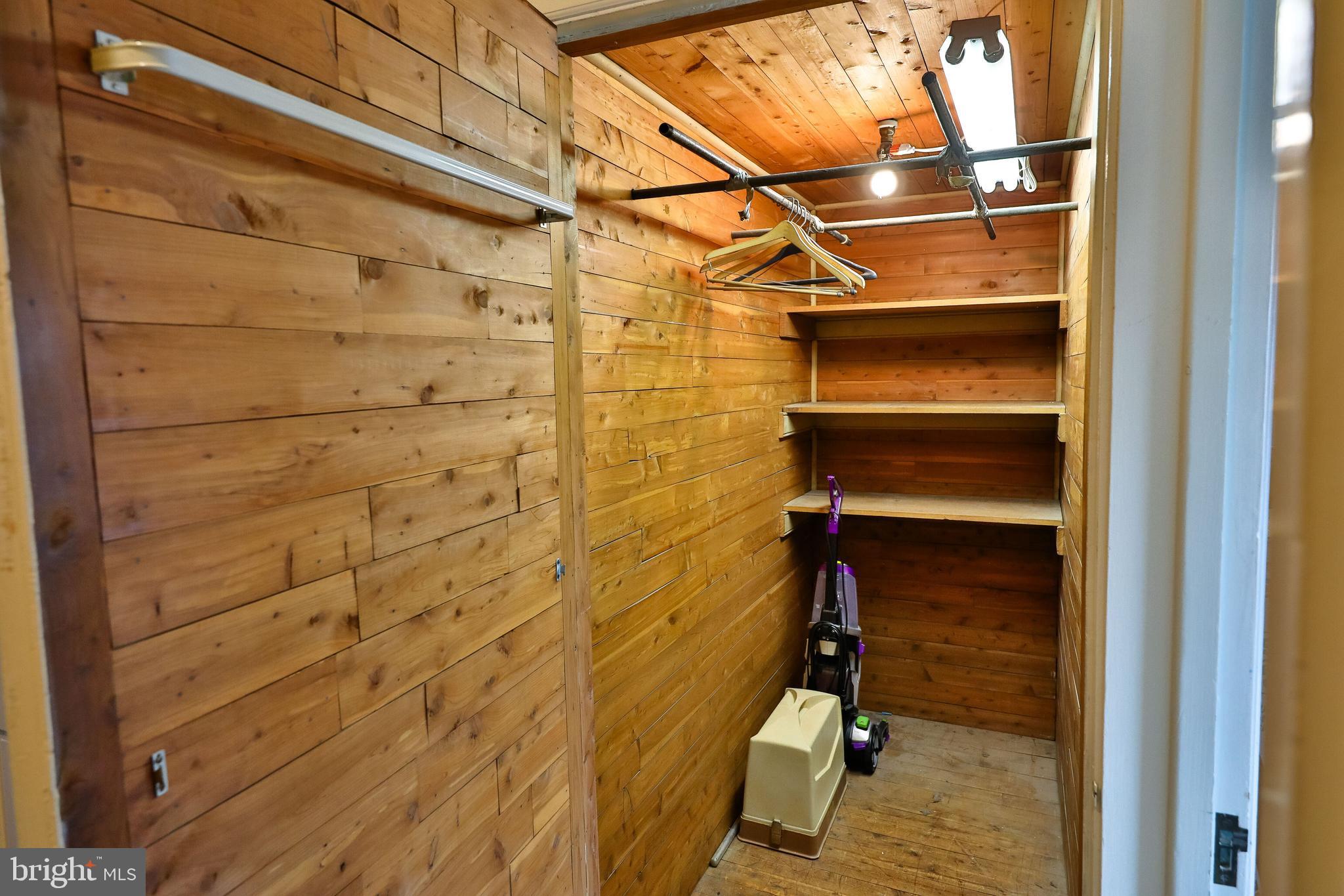 ROXBOROUGH - Residential