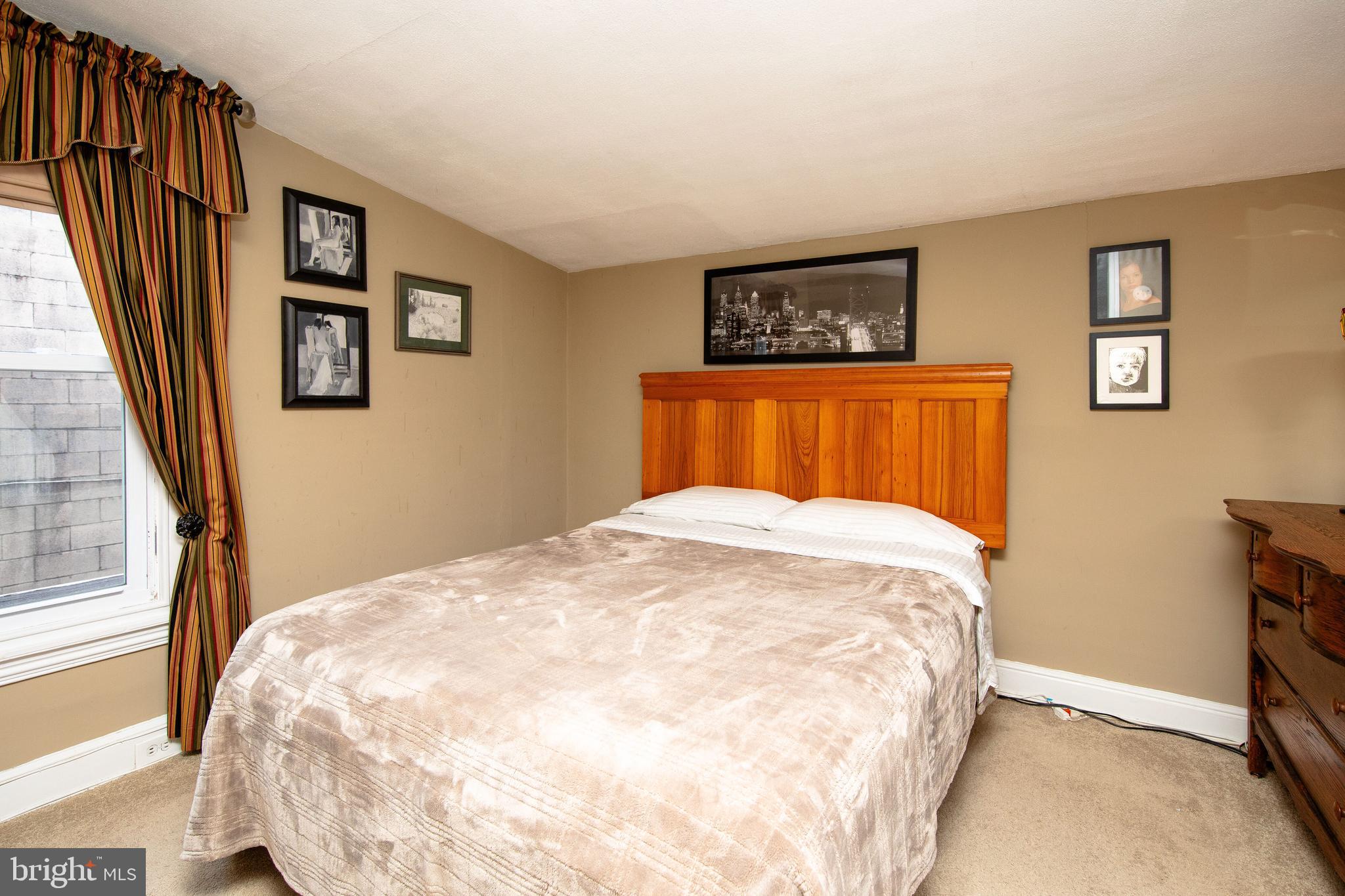 ROXBOROUGH - Residential