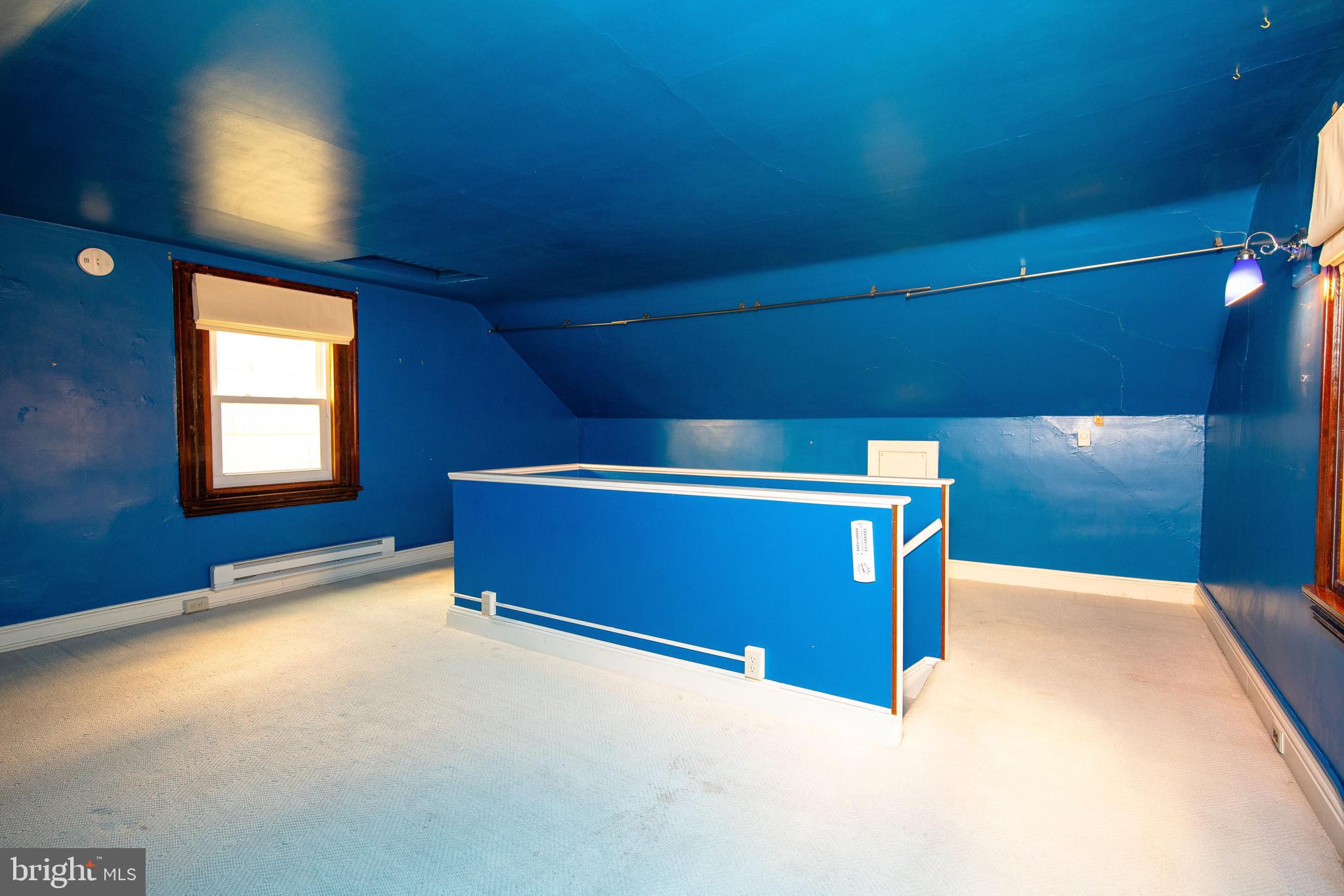 ROXBOROUGH - Residential