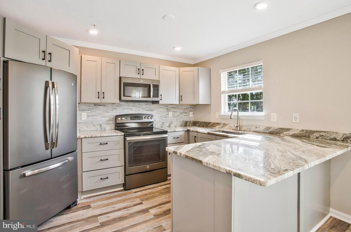 RICHFIELD STATION VILLAGE - Residential