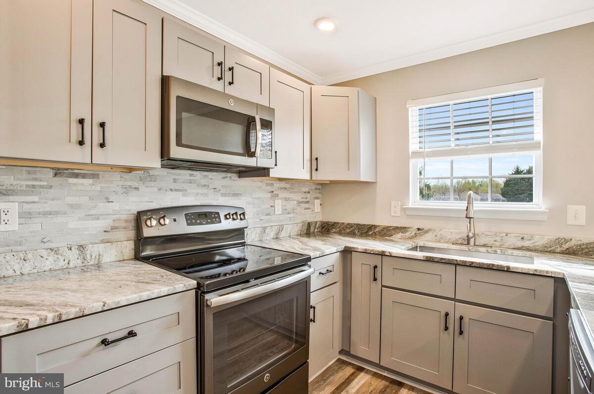 RICHFIELD STATION VILLAGE - Residential