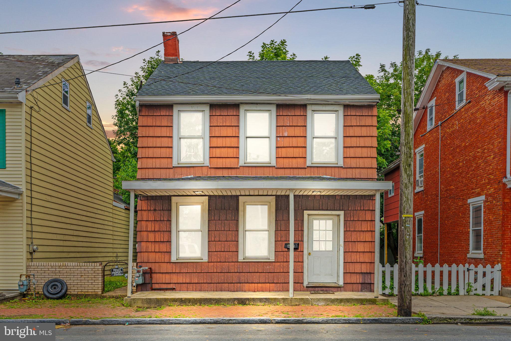612 WALNUT STREET