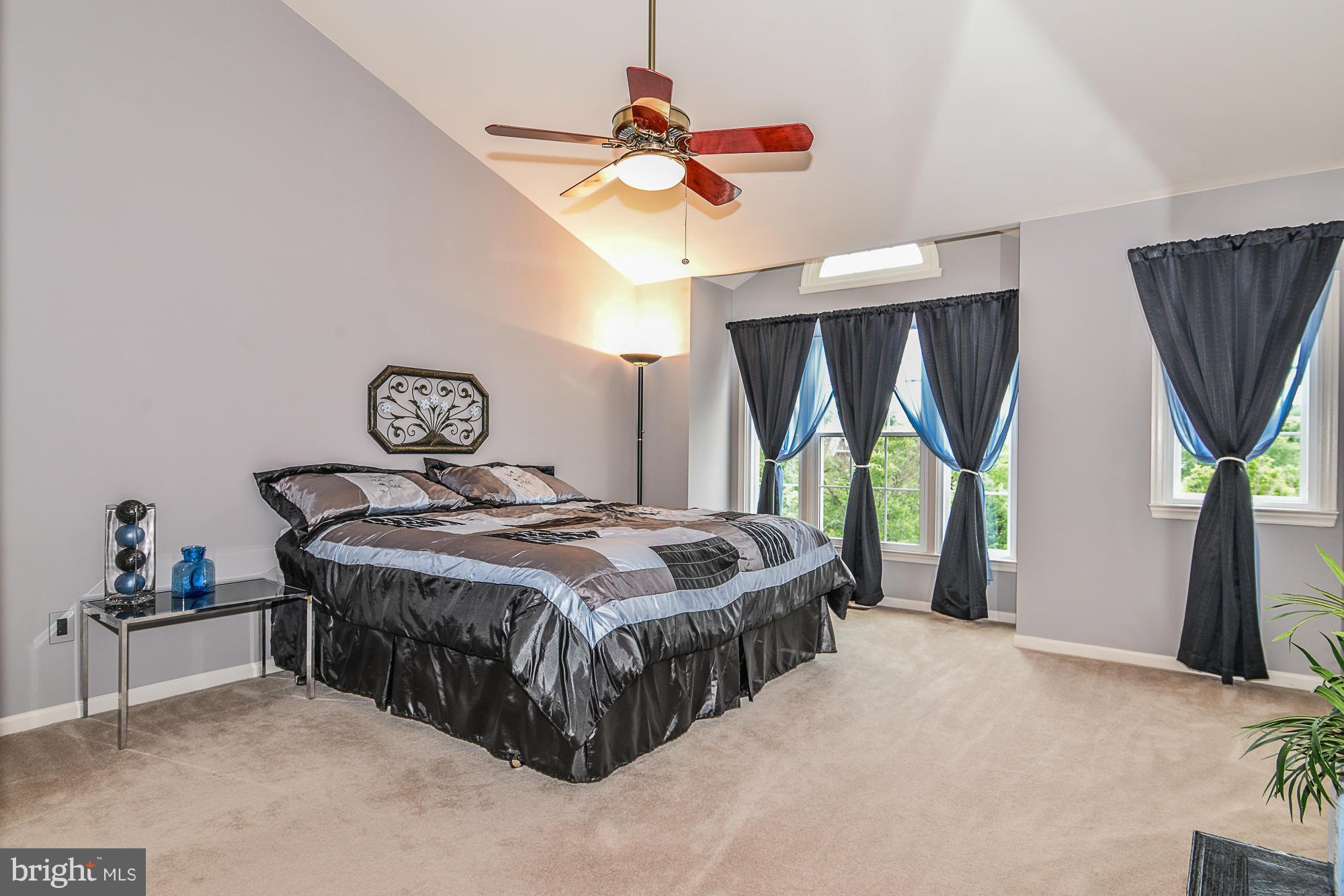 LIFESTYLE AT SULLY STATION - Residential