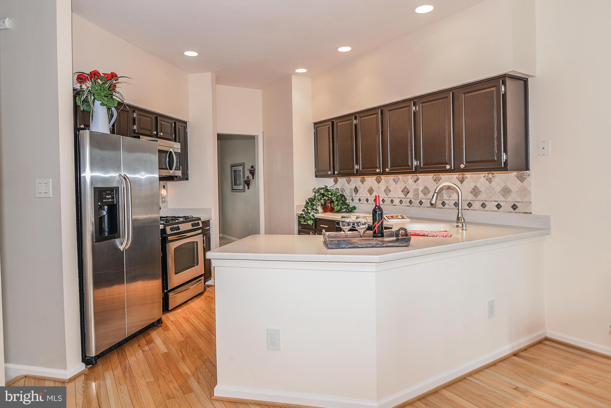 LIFESTYLE AT SULLY STATION - Residential