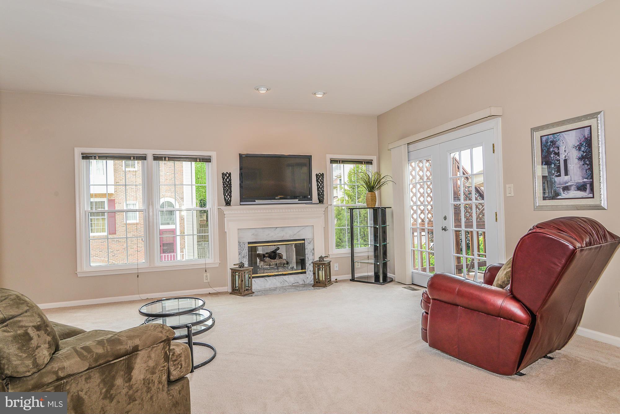 LIFESTYLE AT SULLY STATION - Residential