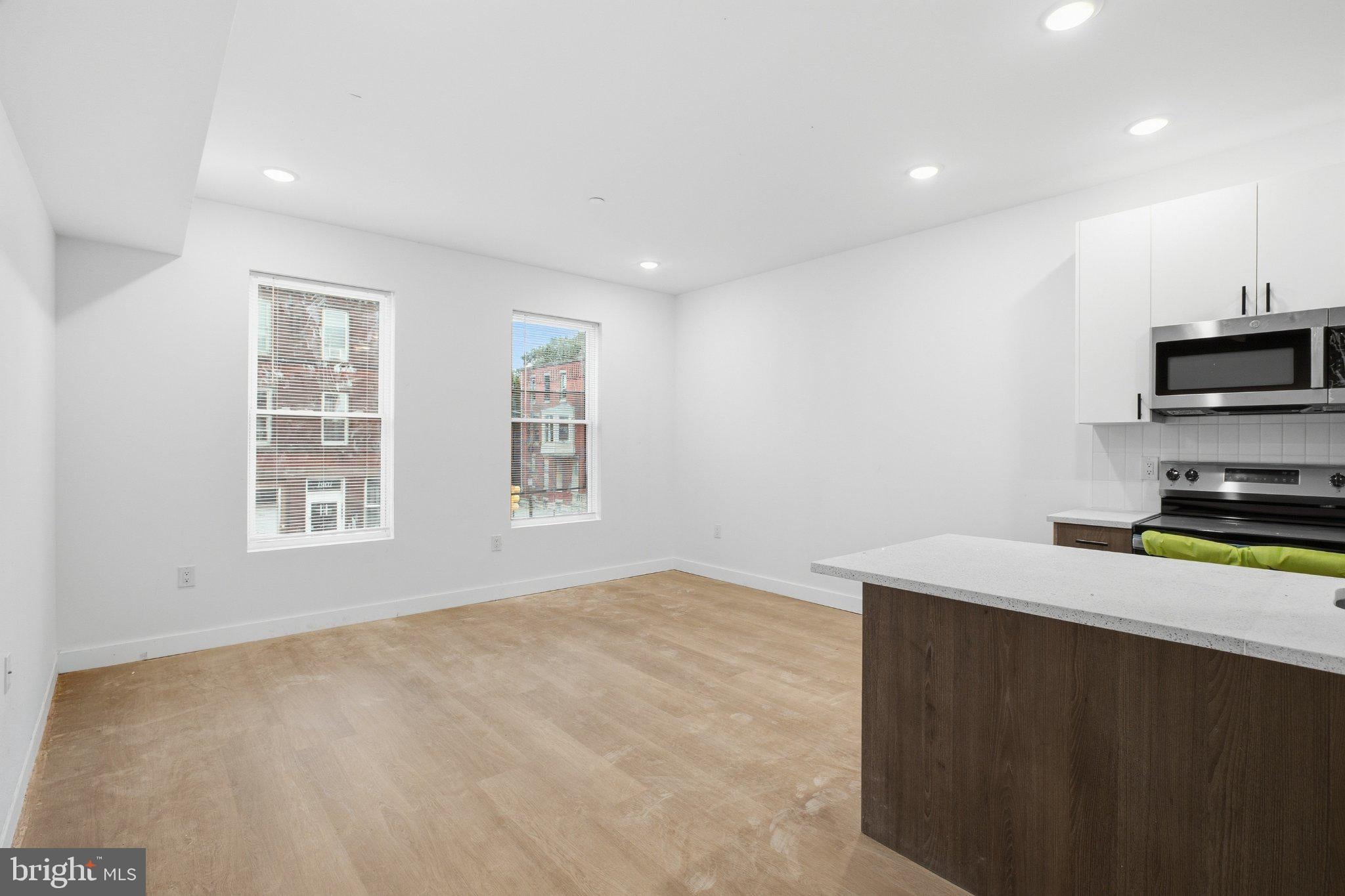 1902 W DIAMOND STREET 2