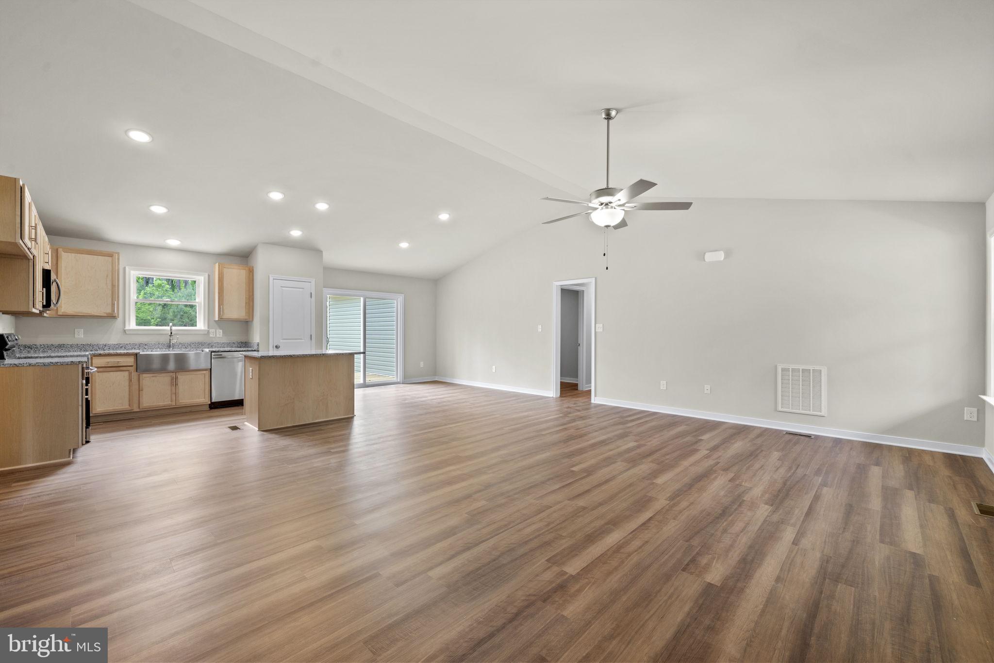 GARLAND LAKE - Residential