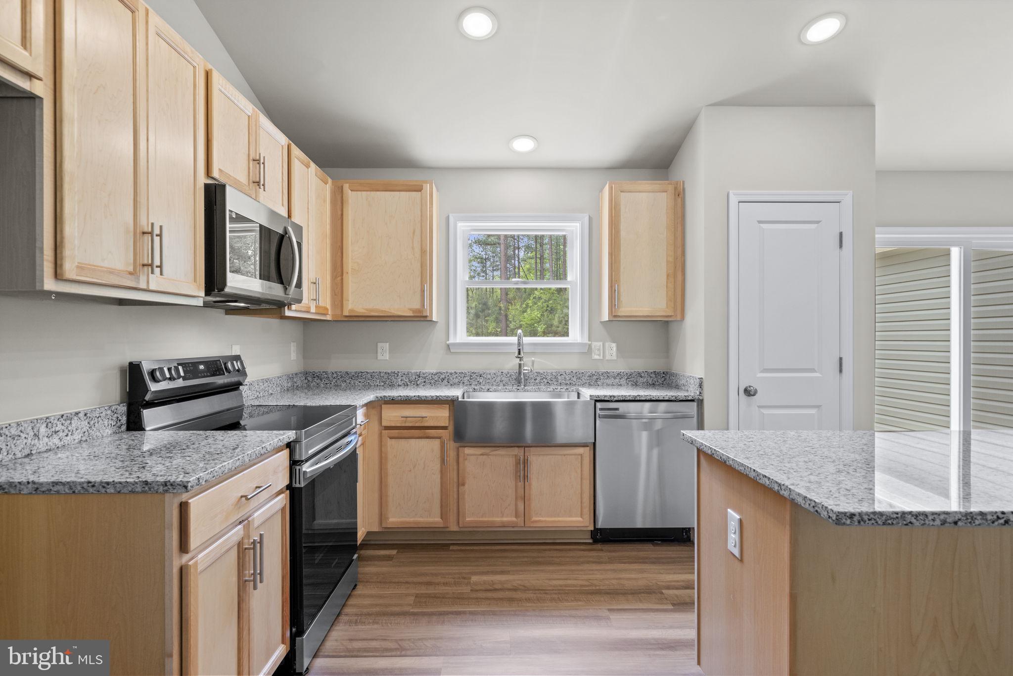 GARLAND LAKE - Residential