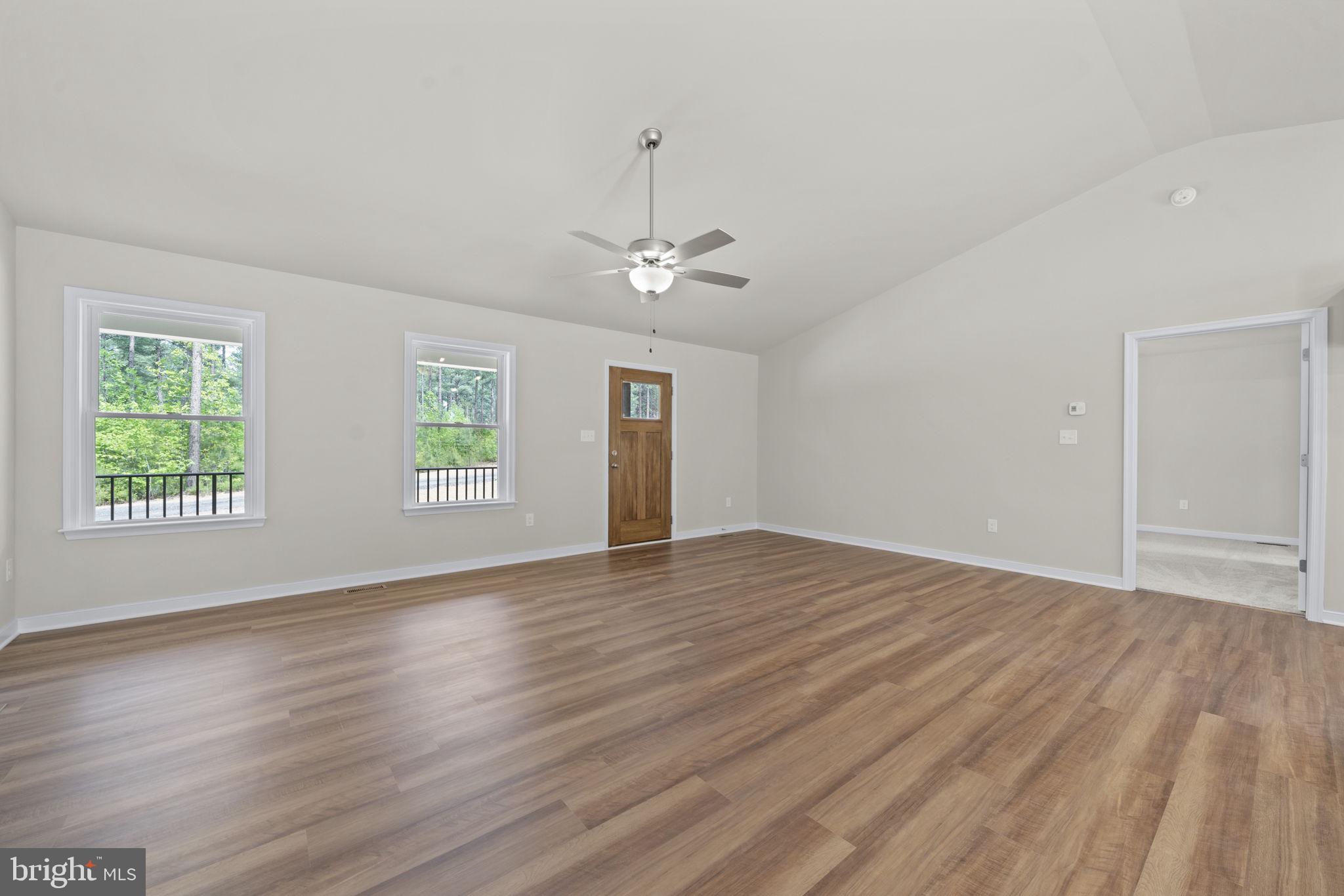 GARLAND LAKE - Residential