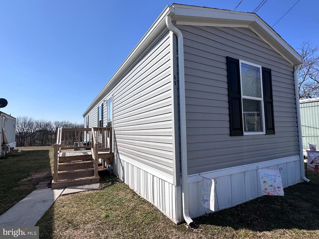 Photo of 69 Mobile Drive, THOMASVILLE, PA 17364 (MLS # PAYK2098628)