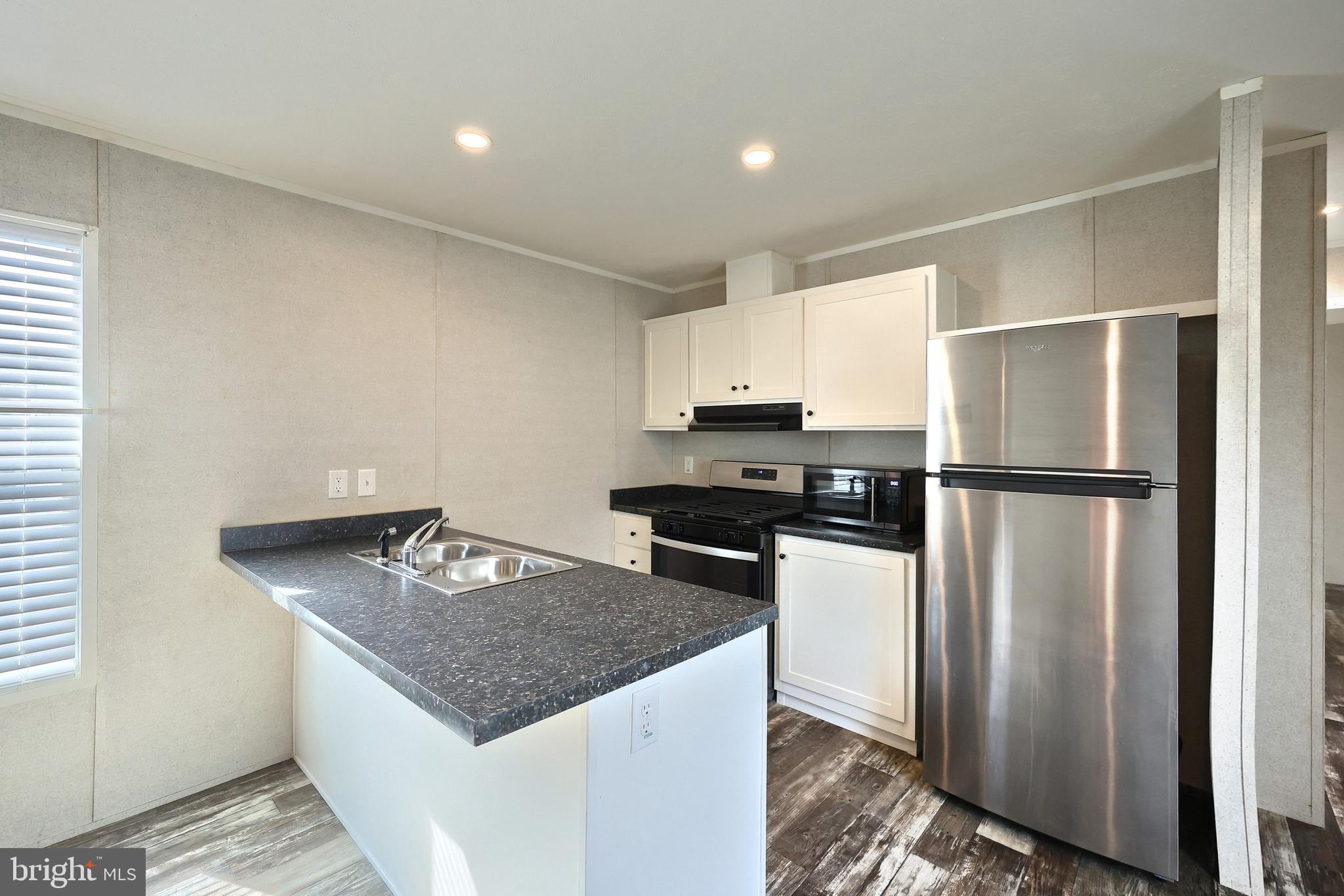 PARADISE MHP - Residential