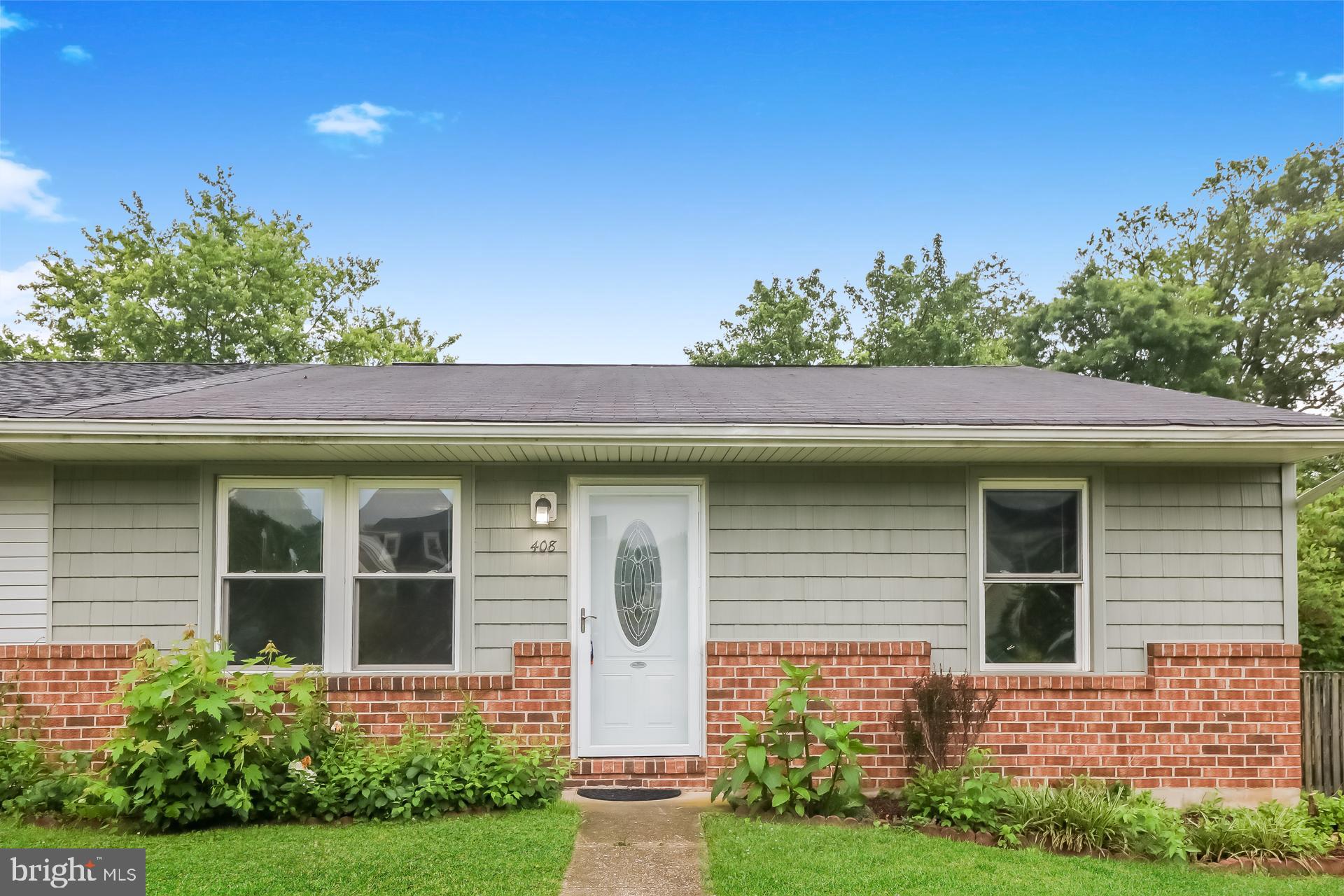 Your cute three-bedroom ranch located on a quiet cul-de-sac awaits! High ceilings add appeal and spacious feeling. The main floor laundry is a big bonus for busy singles and families alike! Nice back yard with patio. Close to schools and shopping!