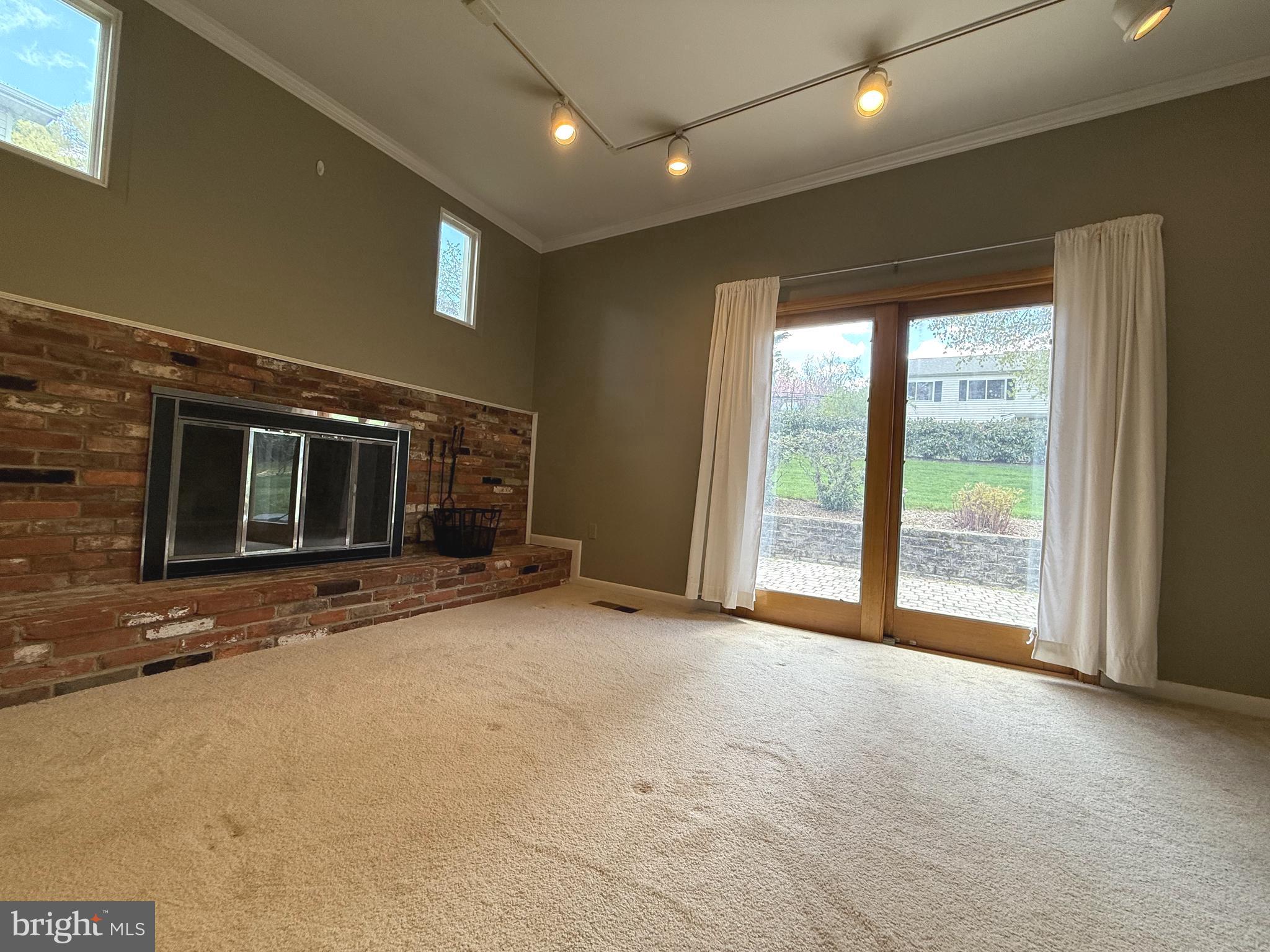 COLLEGE GARDENS - Residential Lease