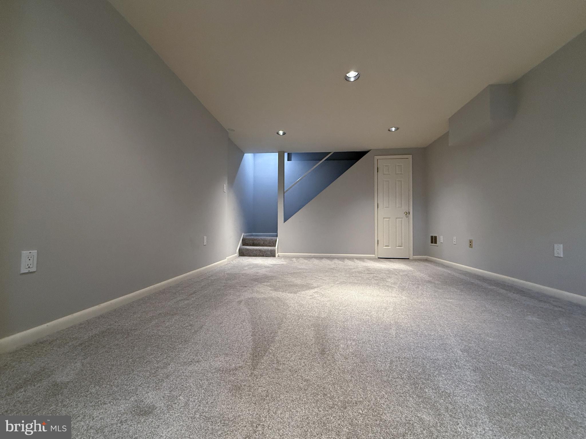 COLLEGE GARDENS - Residential Lease