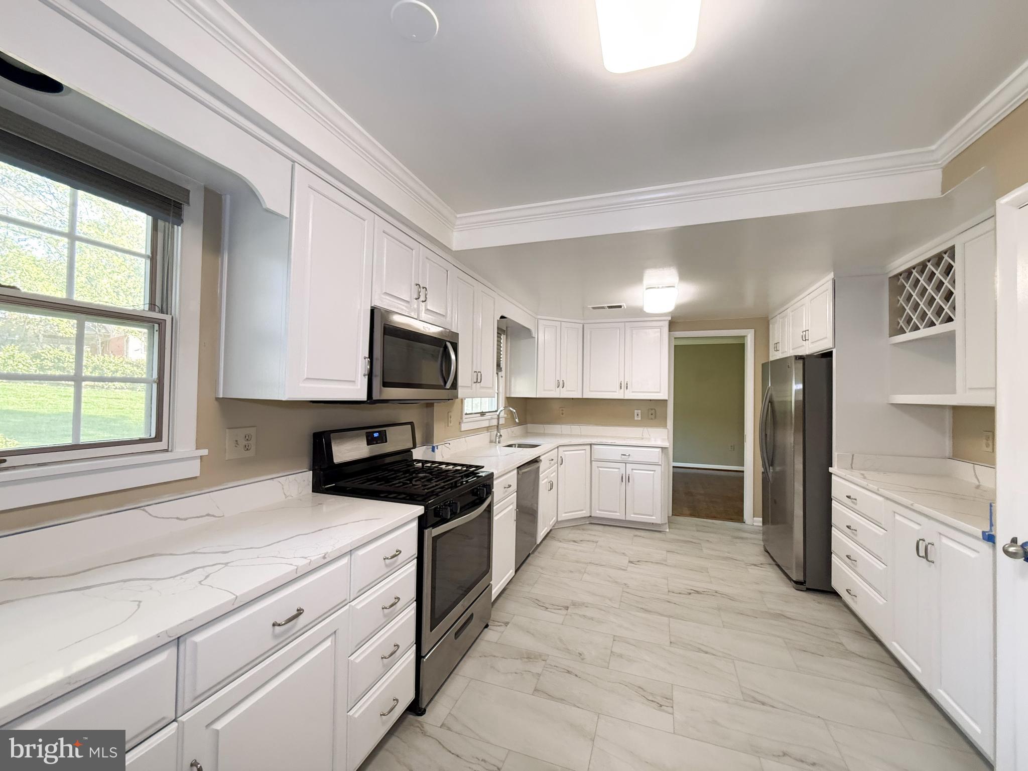 COLLEGE GARDENS - Residential Lease