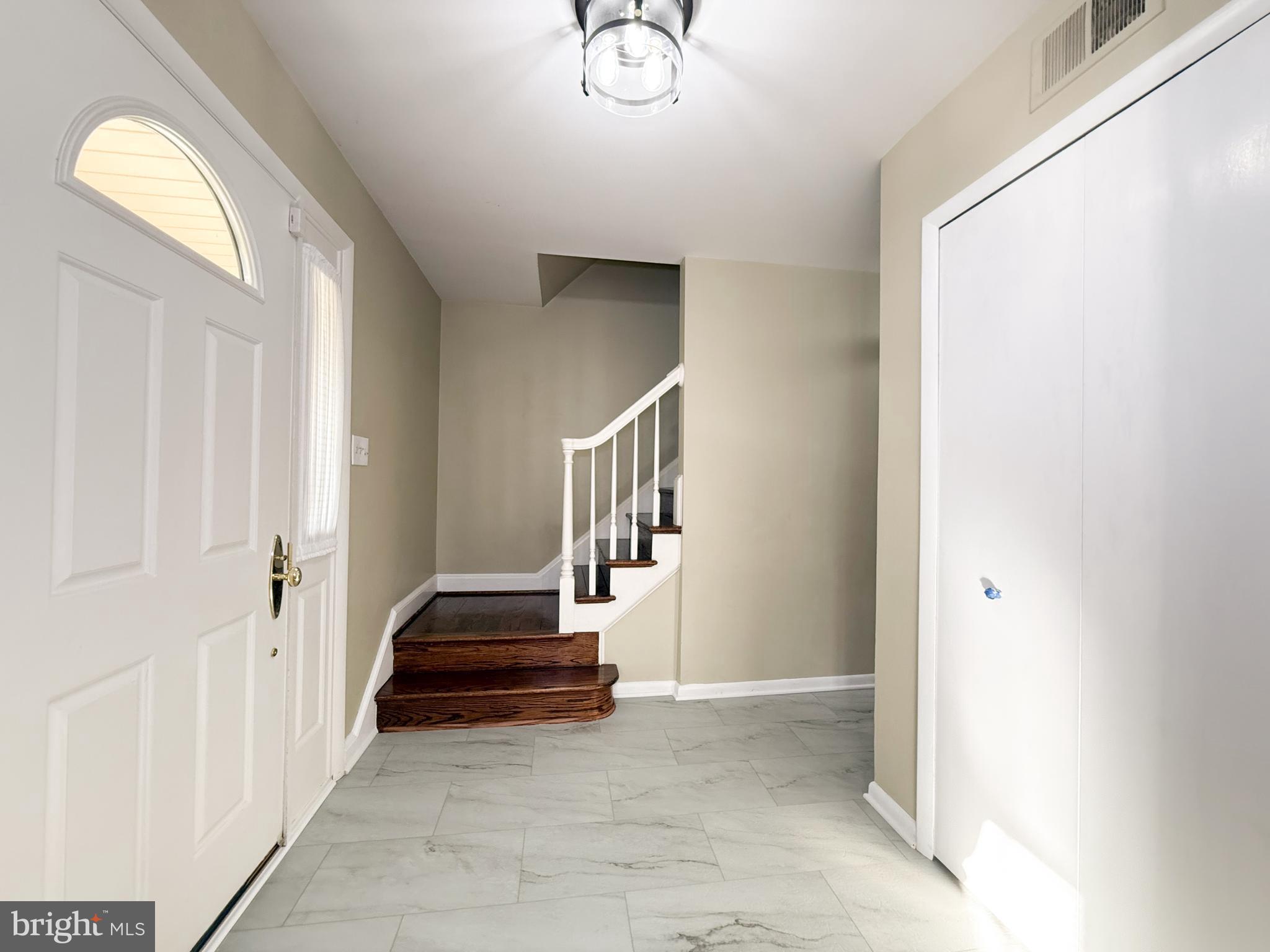 COLLEGE GARDENS - Residential Lease