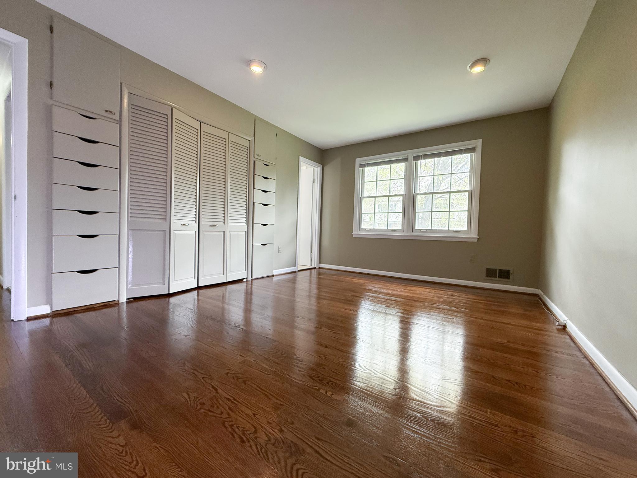 COLLEGE GARDENS - Residential Lease