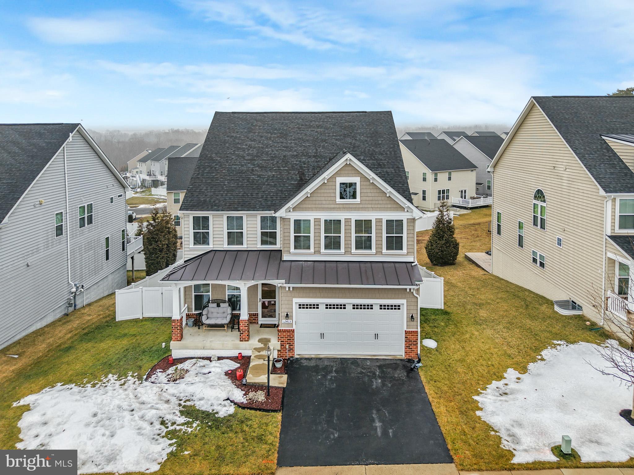 MAY'S QUARTER - Residential