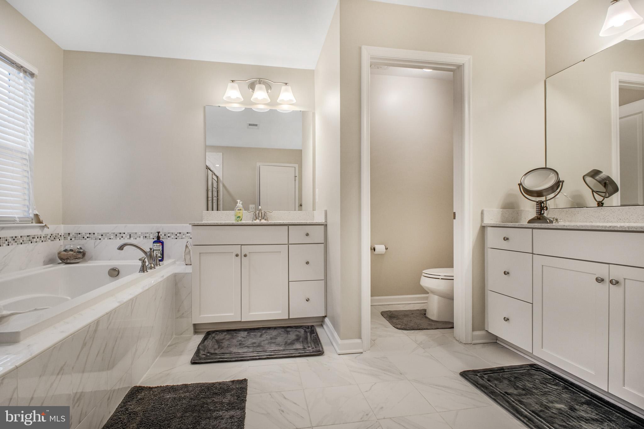 MAY'S QUARTER - Residential