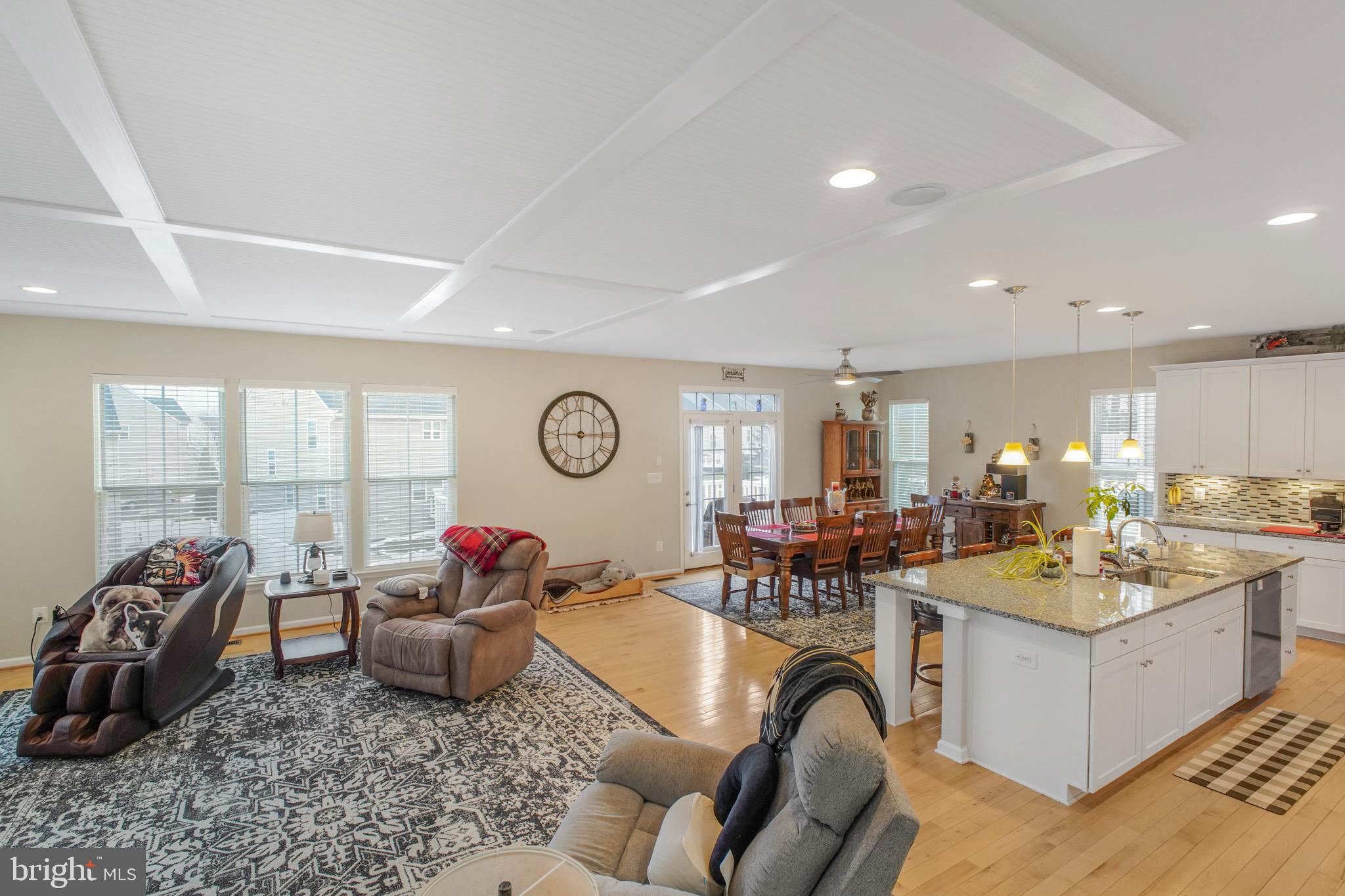 MAY'S QUARTER - Residential