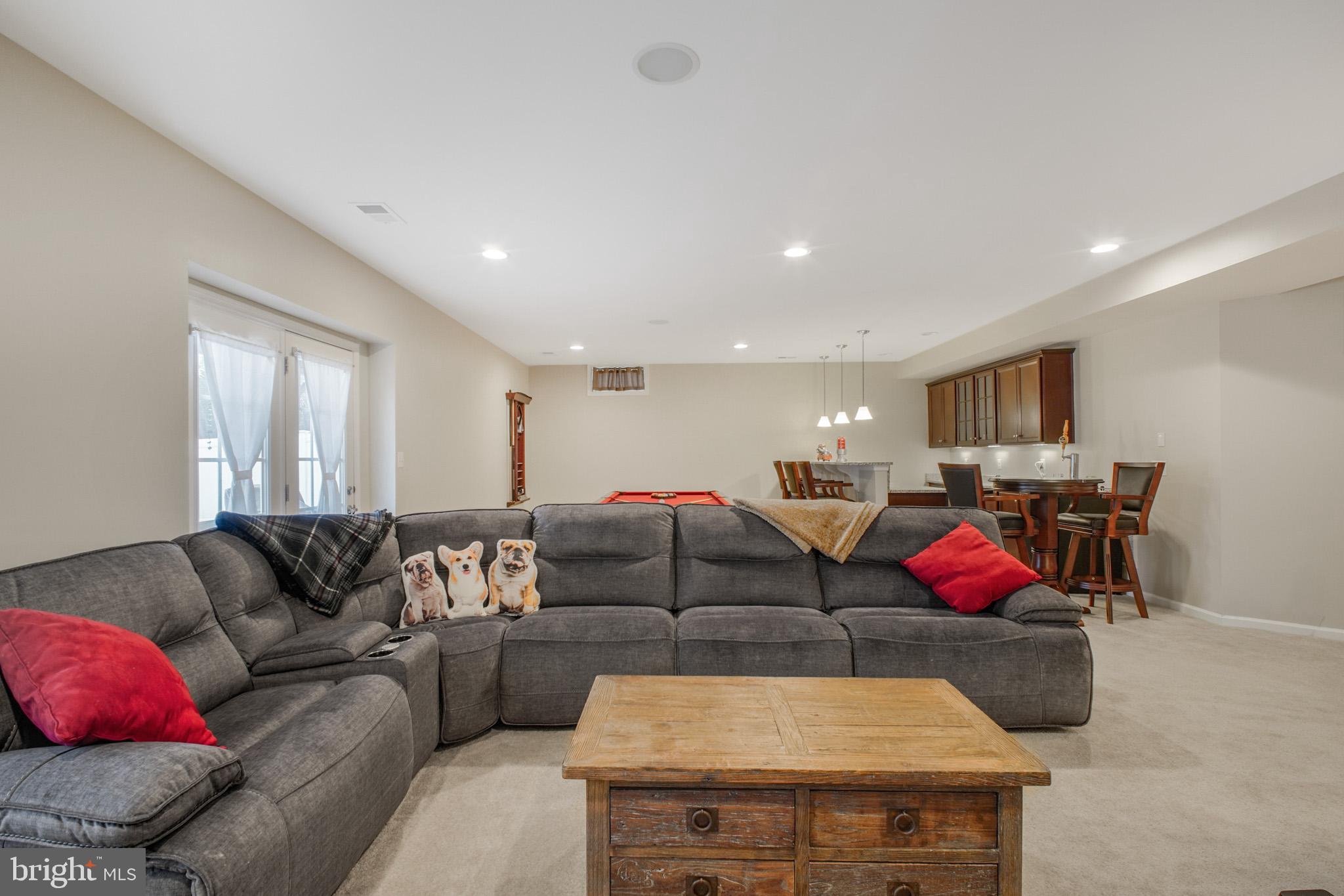 MAY'S QUARTER - Residential