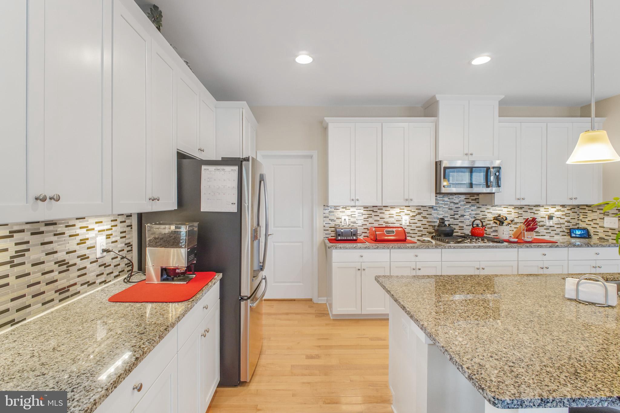 MAY'S QUARTER - Residential