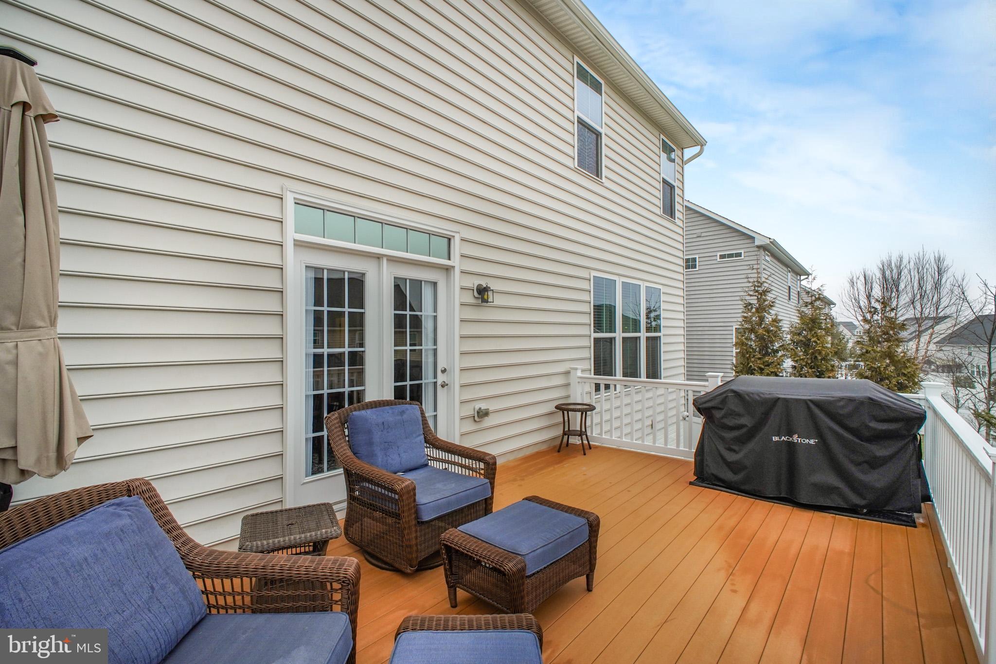 MAY'S QUARTER - Residential