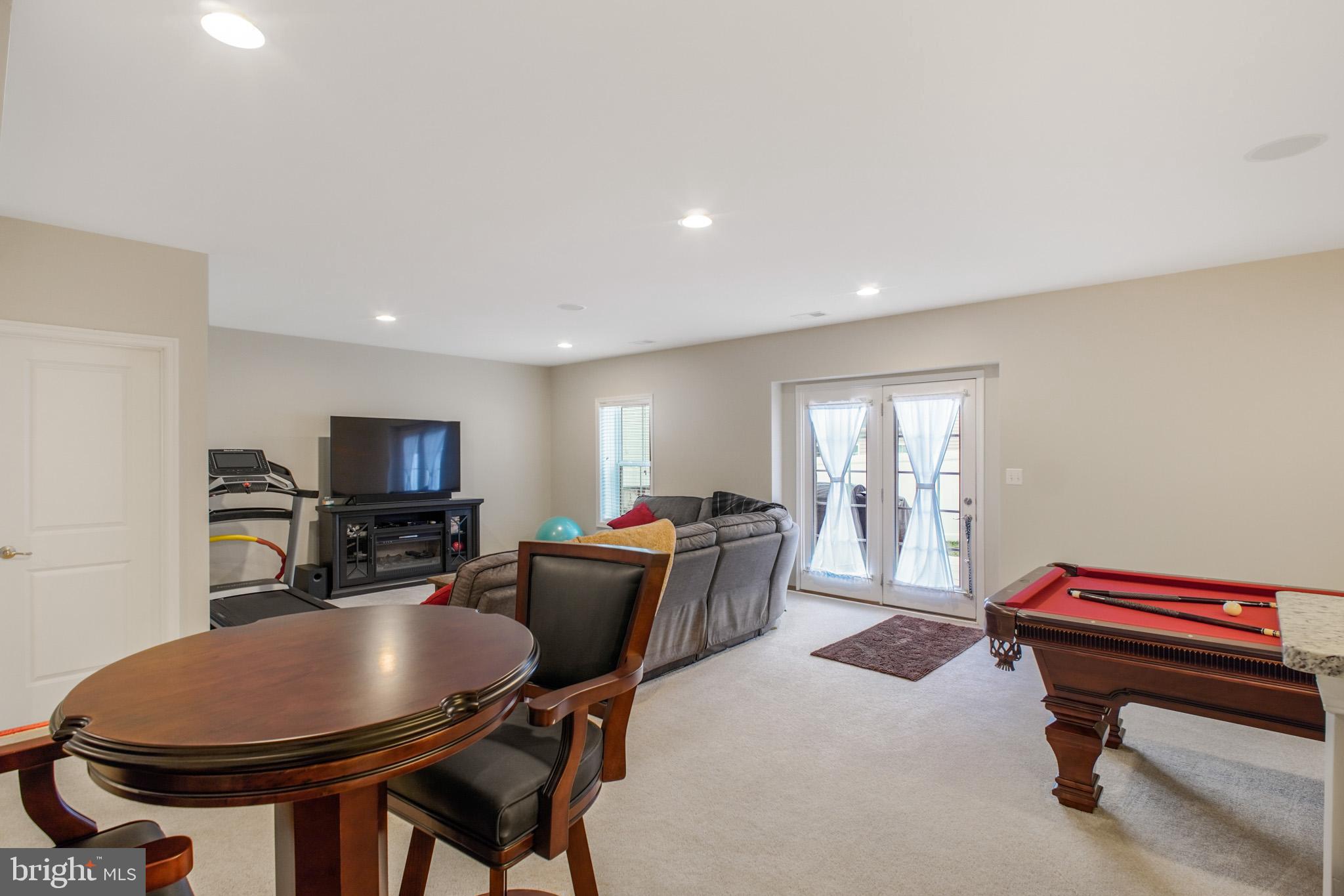 MAY'S QUARTER - Residential