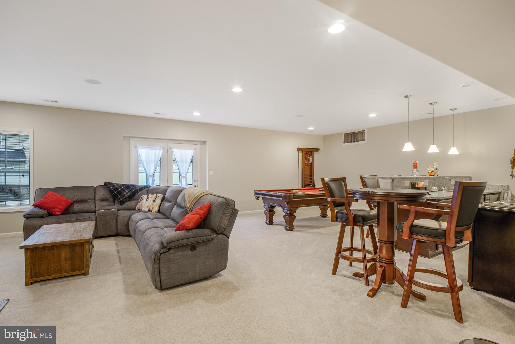 MAY'S QUARTER - Residential