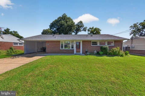 Photo of 5213 Montgomery Street, SPRINGFIELD, VA 22151 (MLS # VAFX2336674)