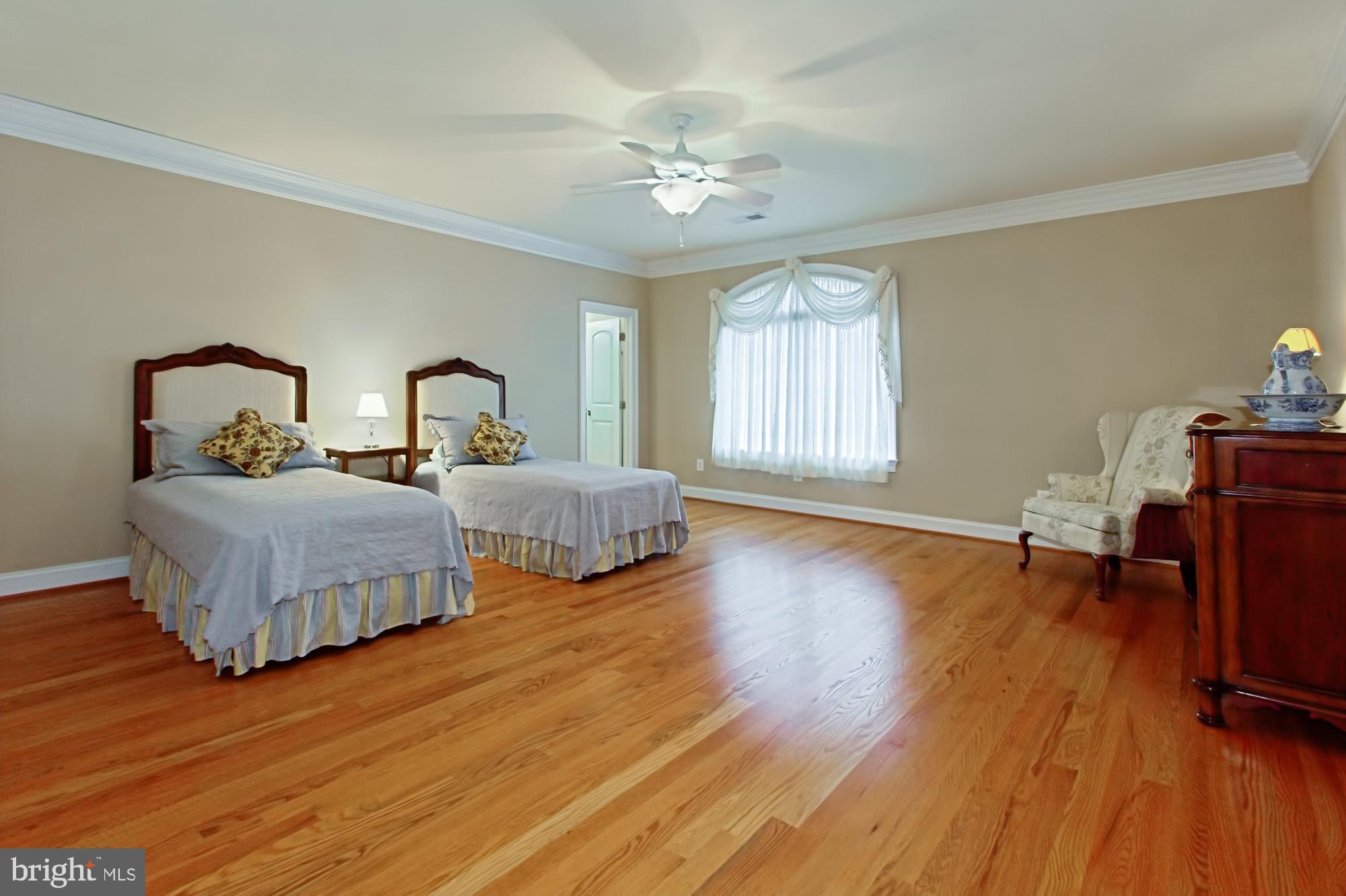 LAUREL GLEN - Residential