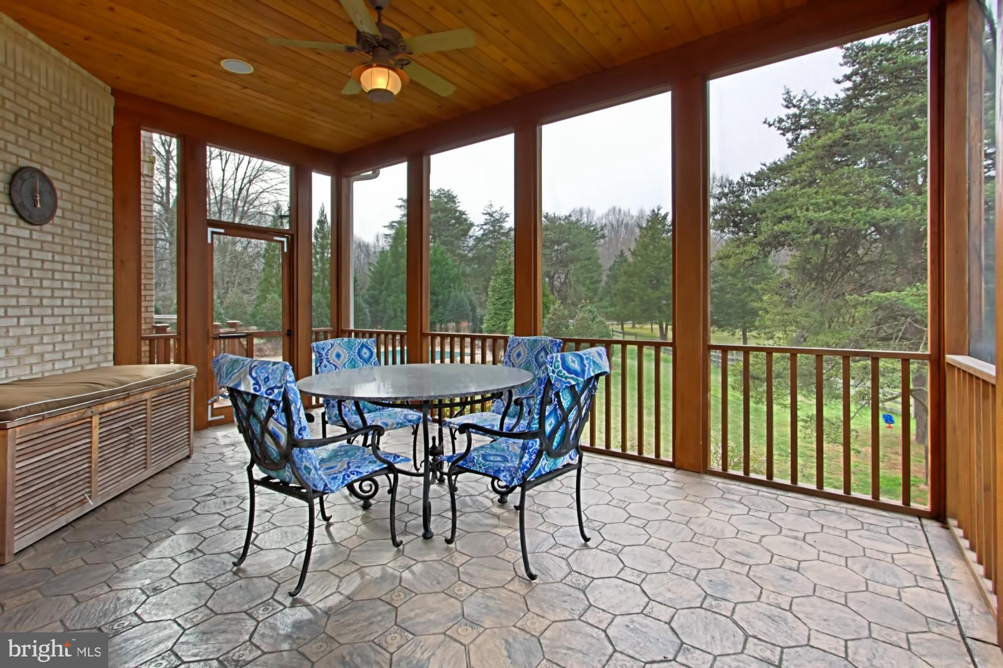 LAUREL GLEN - Residential